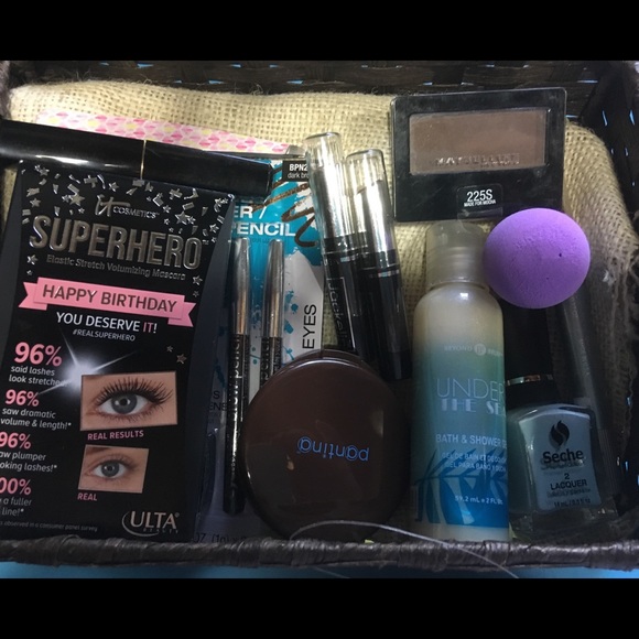 Giorgio Armani Other - Makeup bundle